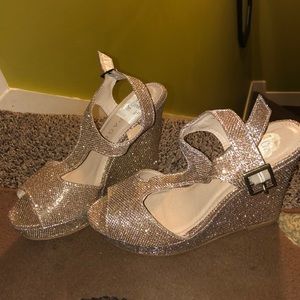 Gold wedges